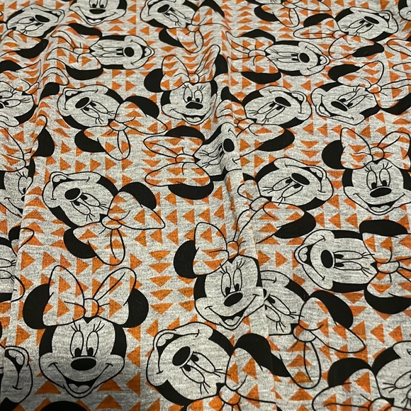Lularoe size small Minnie Mouse shirt Disney - Picture 2 of 2